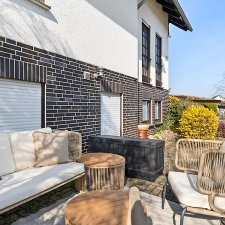 Dom wakacyjny House Velmont - Sauna, Kamin, Garten, Grill, Garage, 20min Winterberg *