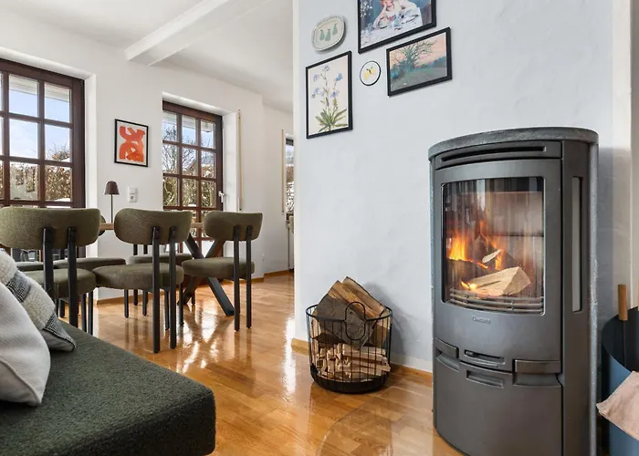 House Velmont - Sauna, Kamin, Garten, Grill, Garage, 20min Winterberg بيت للعطل